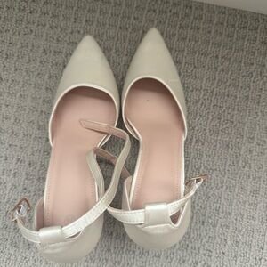 Elegant Cream Women's Shoes